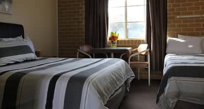 Grand Manor Motor Inn - Queanbeyan