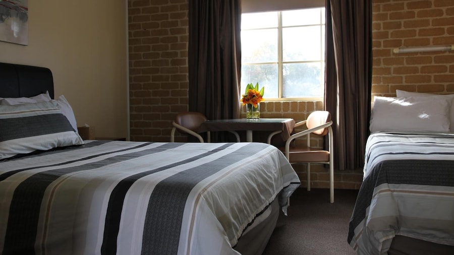 Grand Manor Motor Inn - Queanbeyan
