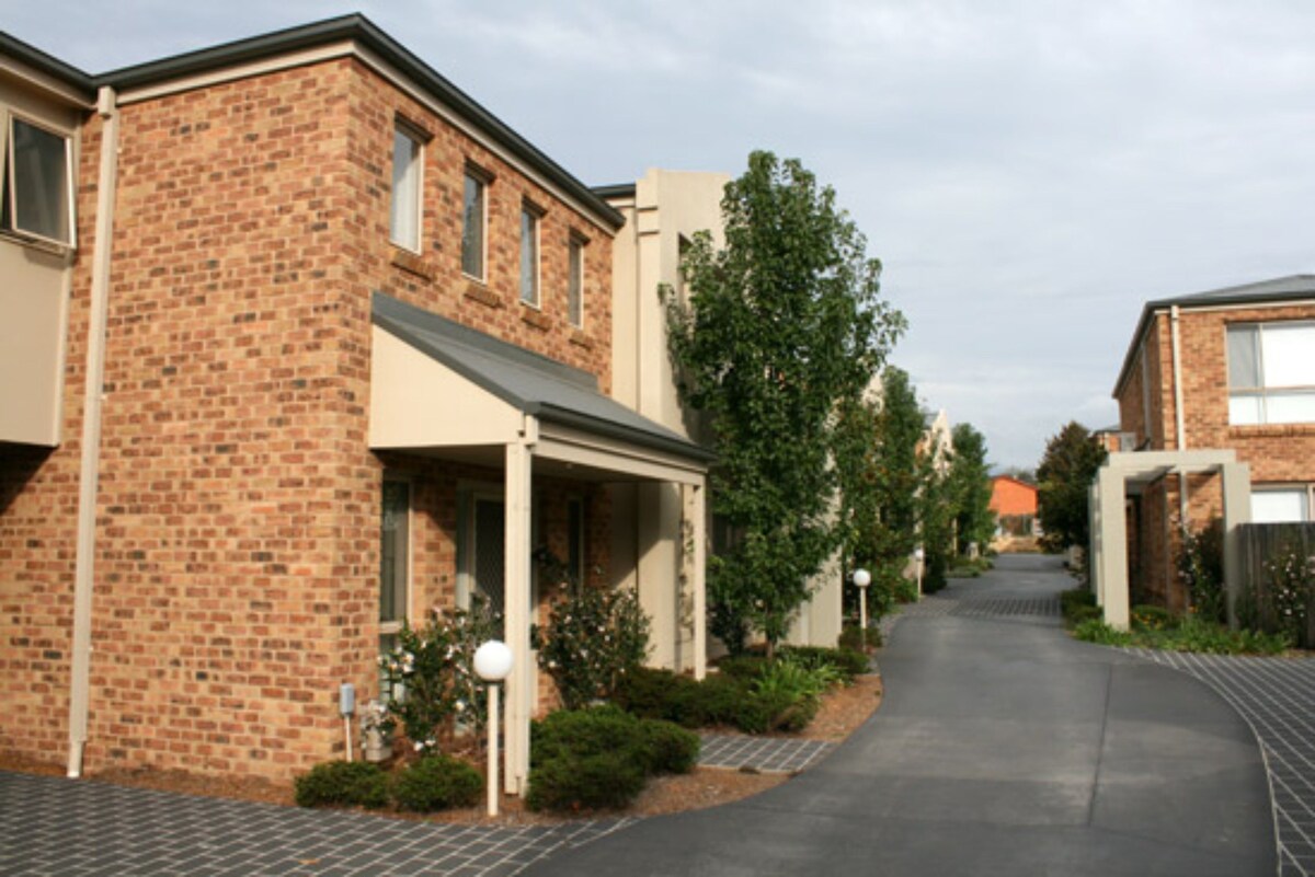 Grand Manor Motor Inn - Queanbeyan