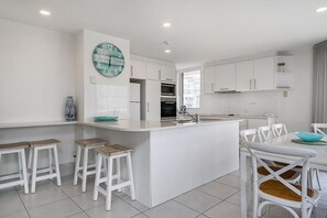 Three-Bedroom Penthouse Apartment | Private kitchen - Rainbow Bay Resort (Coolangatta)