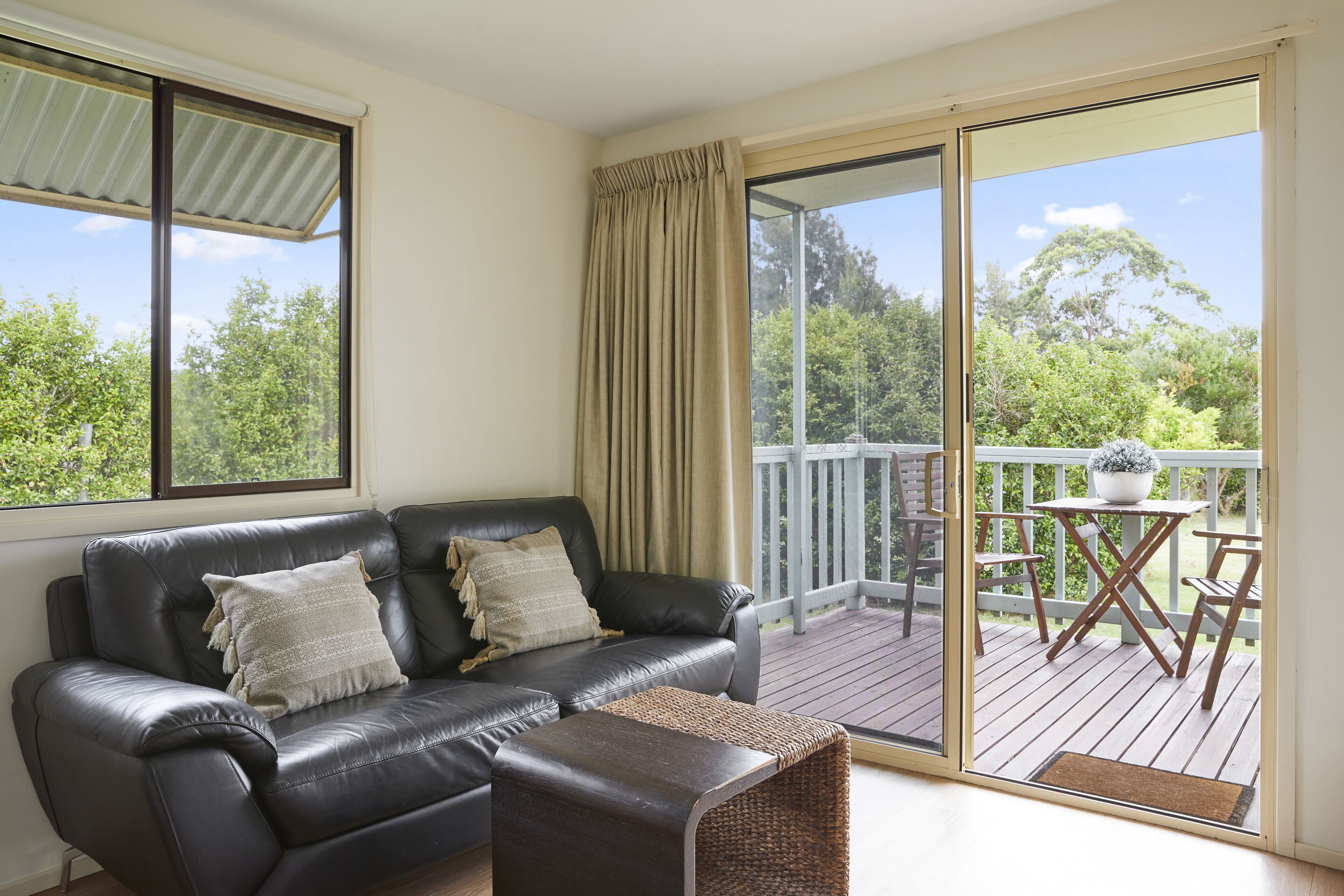 คอมฟอร์ทเคบิน | บริเวณนั่งเล่น | ทีวี, เครื่องเล่นดีวีดี, โต๊ะปิงปอง