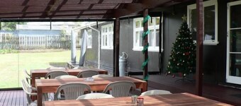 Lake Maraetai Lodge - Hostel