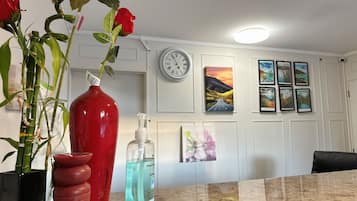 ฝ่ายต้อนรับ