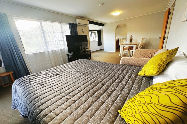 Classic Apartment | Living area | LED TV