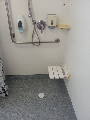 Douche, serviettes fournies