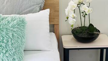Standard Studio (Studio) | Iron/ironing board, free WiFi, bed sheets