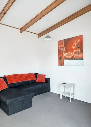 Cabin, 2 Bedrooms | Living room - Mercury Bay Holiday Park (Whitianga)