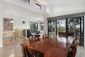 Deluxe Townhome, Multiple Bedrooms, Non Smoking, Kitchen (3 Bedroom Townhouse) | In-room dining