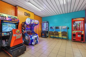 Arcade - Anchor Belle Holiday Park (Cowes)