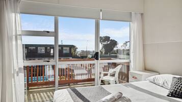 Studio | 1 bedroom, iron/ironing board, free WiFi, bed sheets