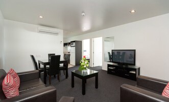 家庭套房 | 办公桌、隔音、熨斗/熨衣板、免费 WiFi