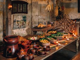 Café da manhã, almoço e jantar; local e internacional 