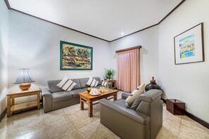 TUGU SUITE | Minibar, brankas, kedap suara, dan tempat tidur lipat/tambahan