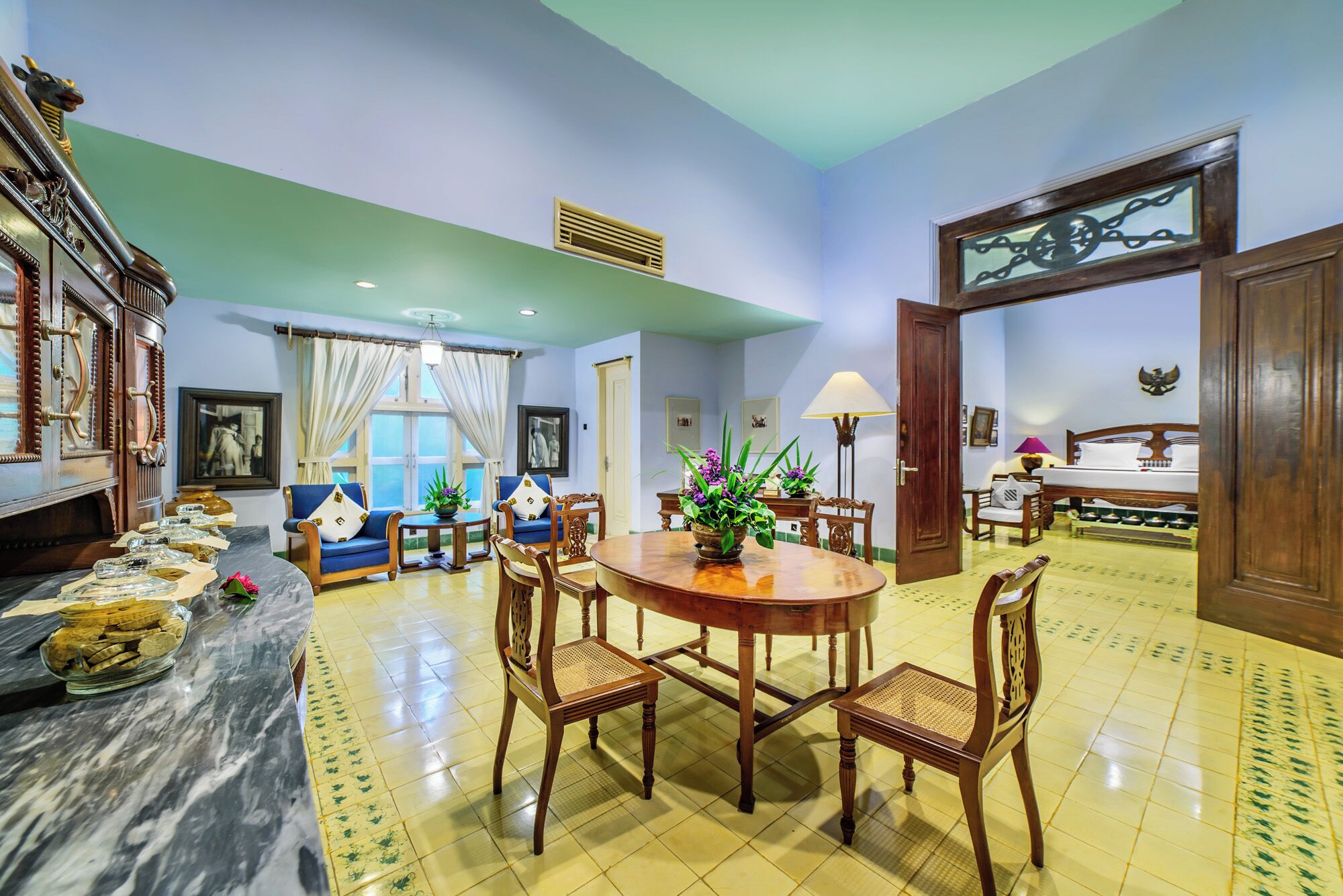 SANG FAJAR SUITE | Minibar, caja de seguridad en la habitación y insonorización 