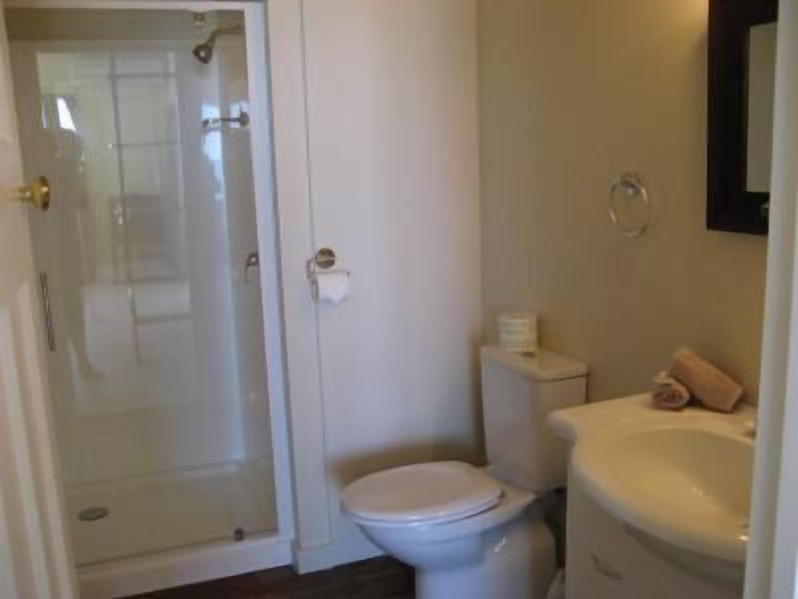Chambre Familiale, 2 chambres, non-fumeurs, vue mer (Captains Table) | Salle de bain | Douche, sèche-cheveux, serviettes fournies