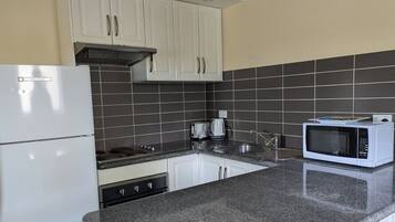 冷蔵庫、コーヒー / ティーメーカー