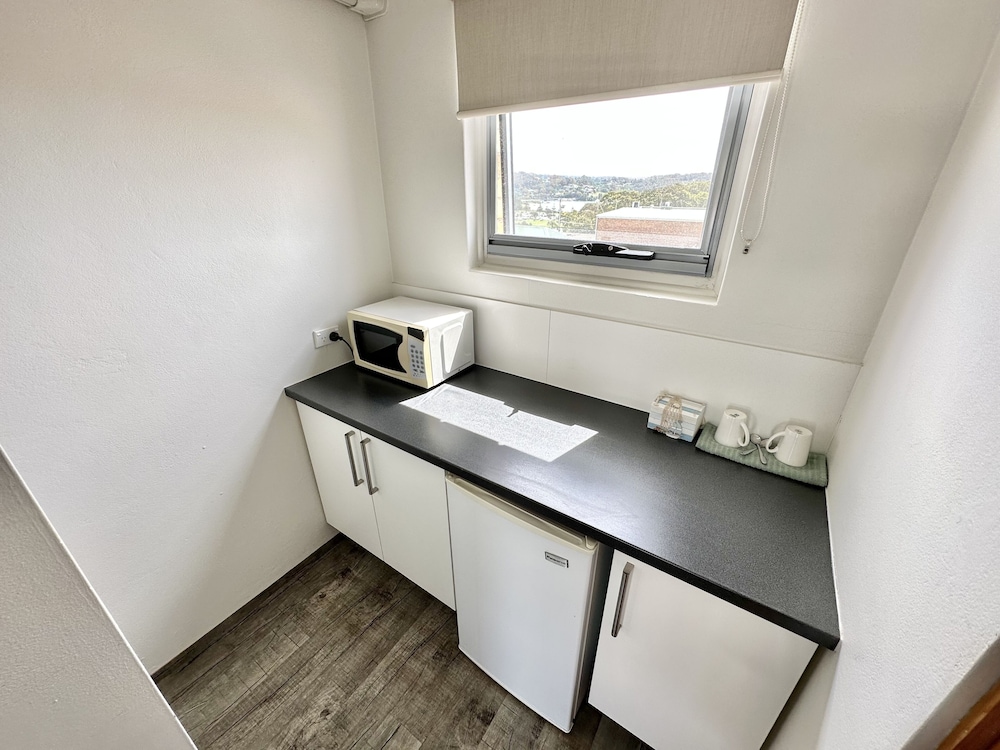 Top of the Town Motel by null