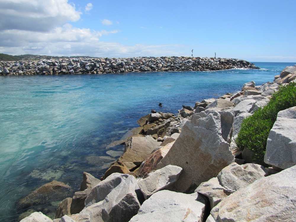 Top of the Town Motel by null
