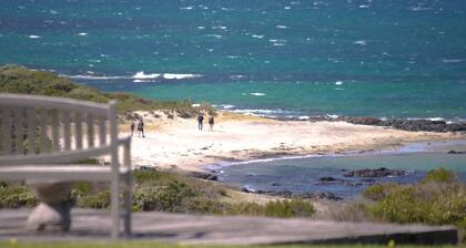 Bear Gully Coastal Cottages