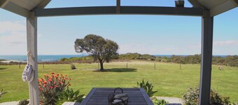 Bear Gully Coastal Cottages