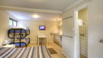 Standard Studio, Non Smoking, Kitchenette (Studio Cabin) | Free cots/infant beds, free WiFi