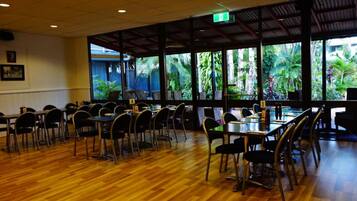 Tägliches kontinentales Frühstück gegen Gebühr