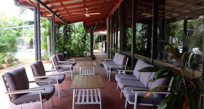 Paraway Motel