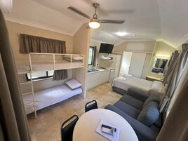 Garden Cabin | Blackout drapes, iron/ironing board, free WiFi, bed sheets