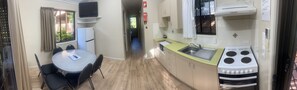 Villa | Area soggiorno | Smart TV 40 pollici con canali satellitari, Netflix
