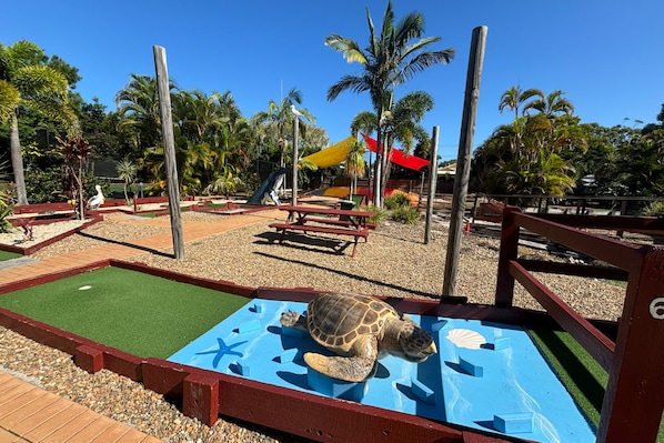 Mini-golf