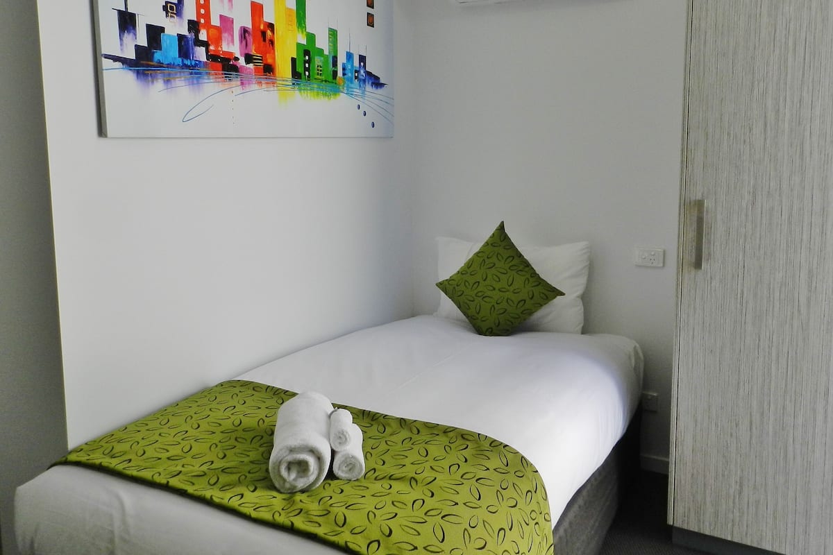 Schallisolierte Zimmer, Bügeleisen/Bügelbrett, Bettwäsche