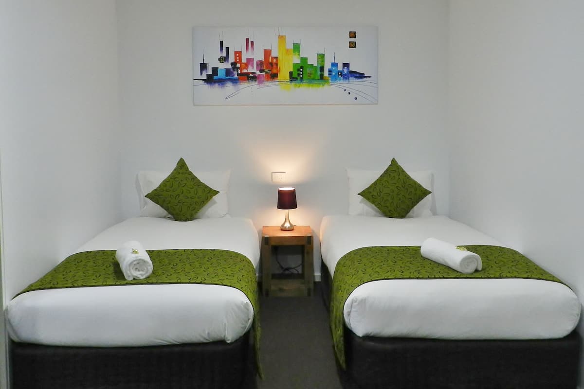 Soundproofing, iron/ironing board, bed sheets