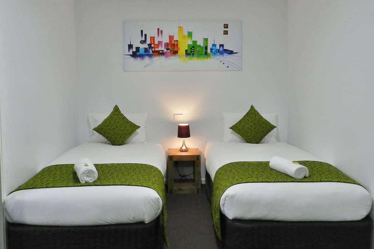 Schallisolierte Zimmer, Bügeleisen/Bügelbrett, Bettwäsche