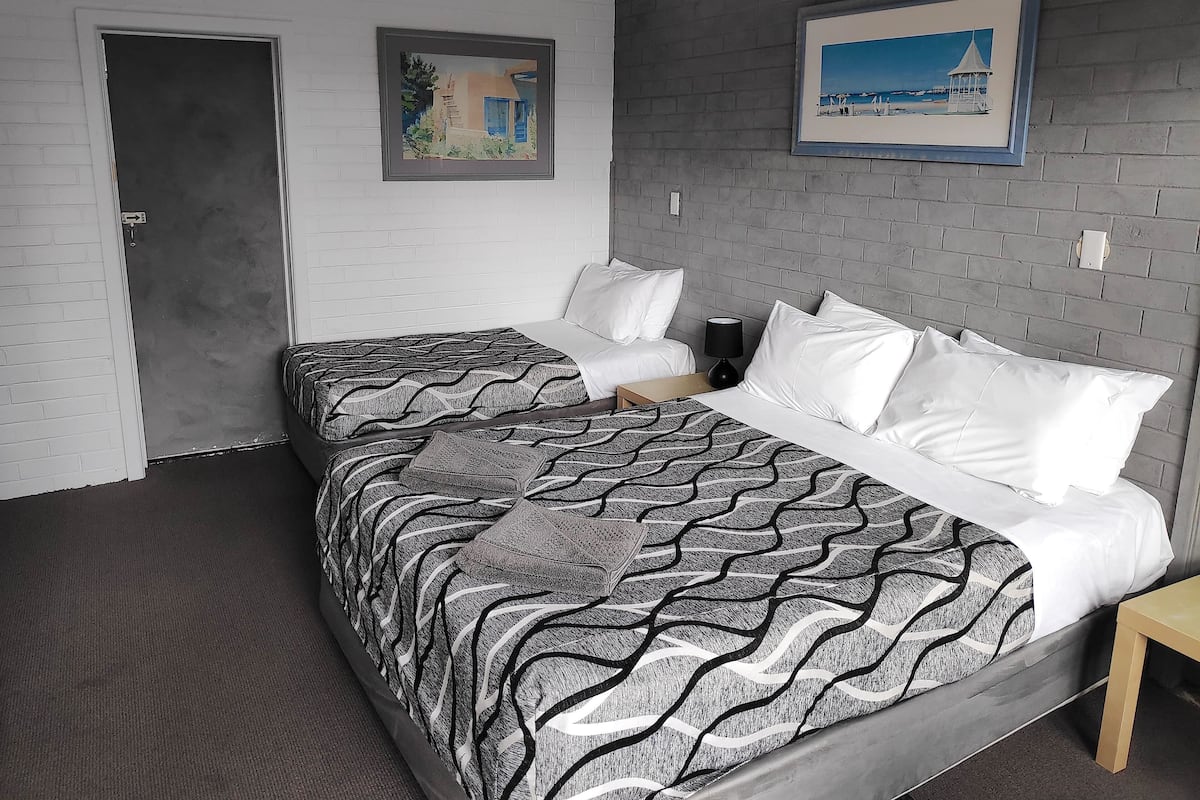 Chambre Standard | Fer et planche à repasser, Wi-Fi gratuit, draps fournis
