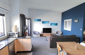 2 Bedroom Penthouse Apartment  - Beachhouse Mollymook (Mollymook)