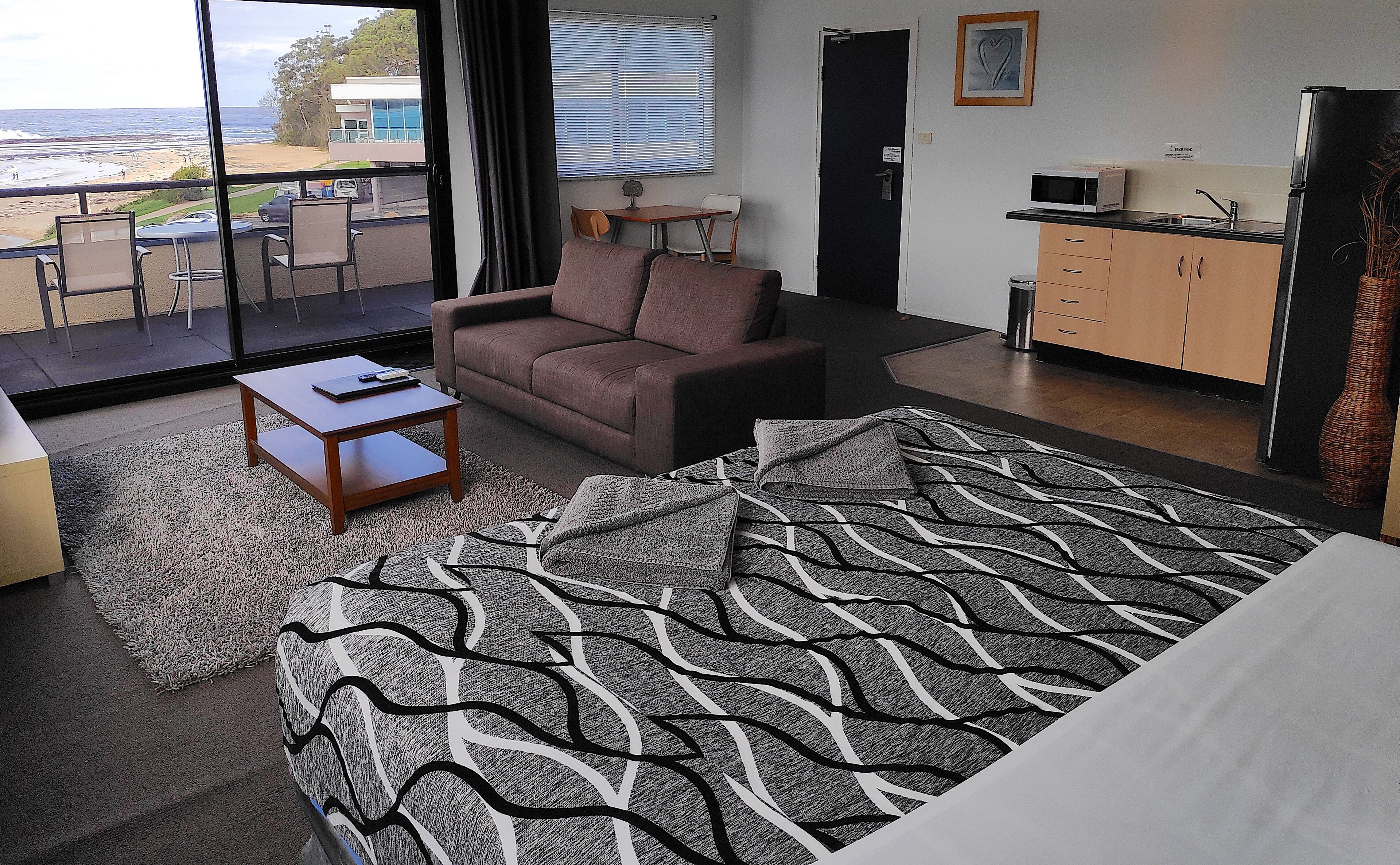 Studio Penthouse Suite | Iron/ironing board, free WiFi, bed sheets