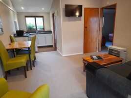 Standard Suite, 2 Bedrooms, Non Smoking, Kitchen (Queen and Twin) | Private kitchen | Fridge, microwave, electric kettle, cookware/dishes/utensils