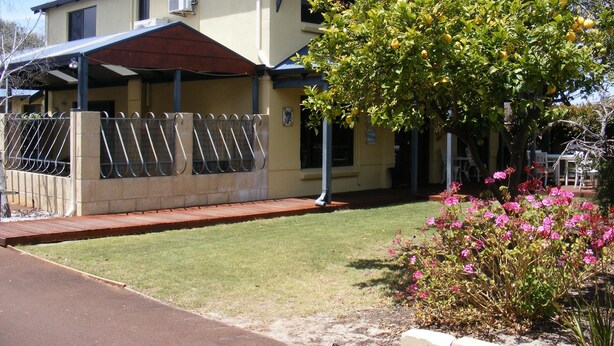 Property entrance - Observatory Guesthouse - Adults Only (Busselton)