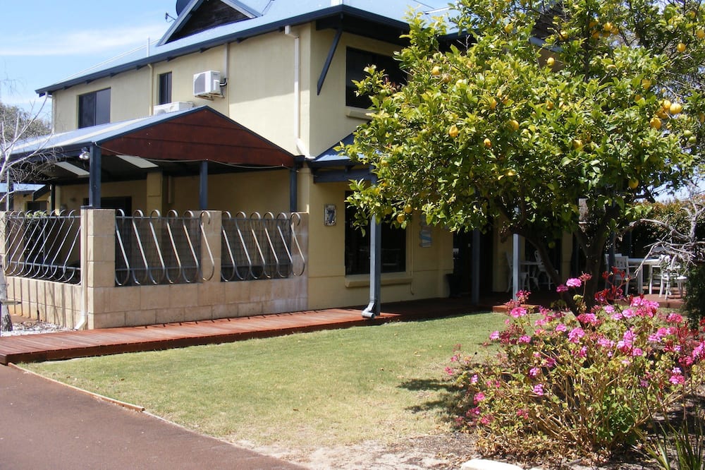Observatory Guesthouse - Adults Only