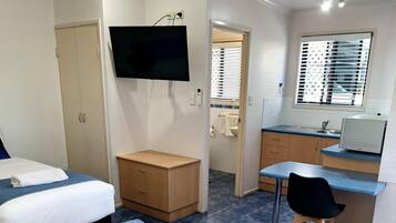 Ropa de cama de alta calidad y escritorio