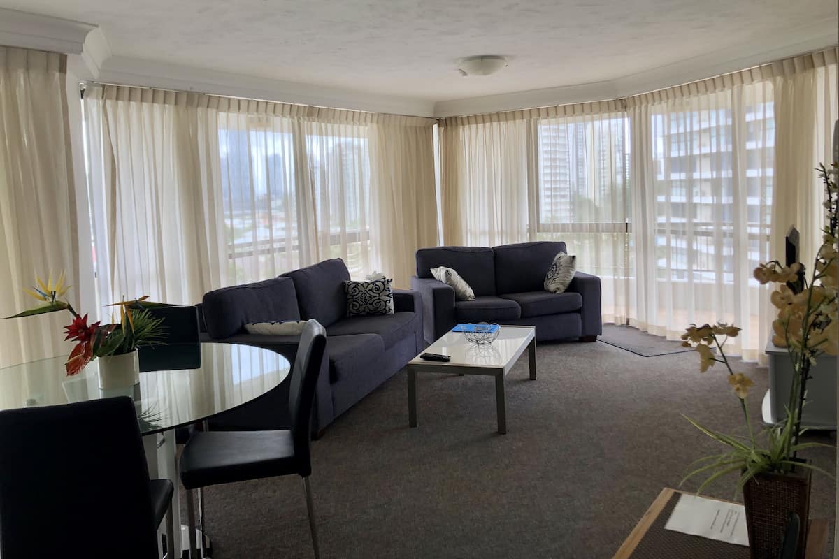 2 Bed/2 Bath Ocean Views Standard High Floor | Living area