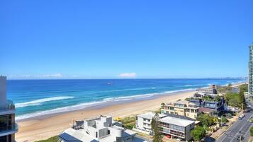 Quarto luxo, 2 quartos | Vista para praia/oceano