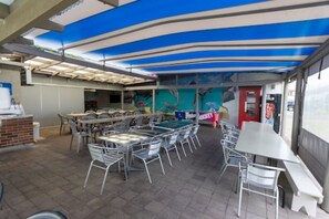 BBQ/picnic area - Cosy Corner Holiday Park (Tauranga)