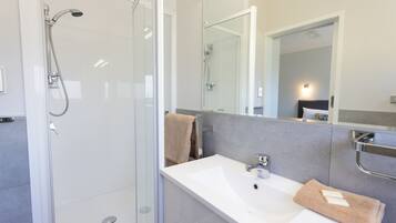 Self-Contained Family Unit 2 | Bathroom