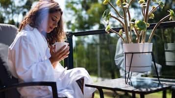 Egyptian cotton sheets, premium bedding, down duvets, pillow-top beds