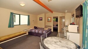 Studio Suite (Park Motel 9A/10A)