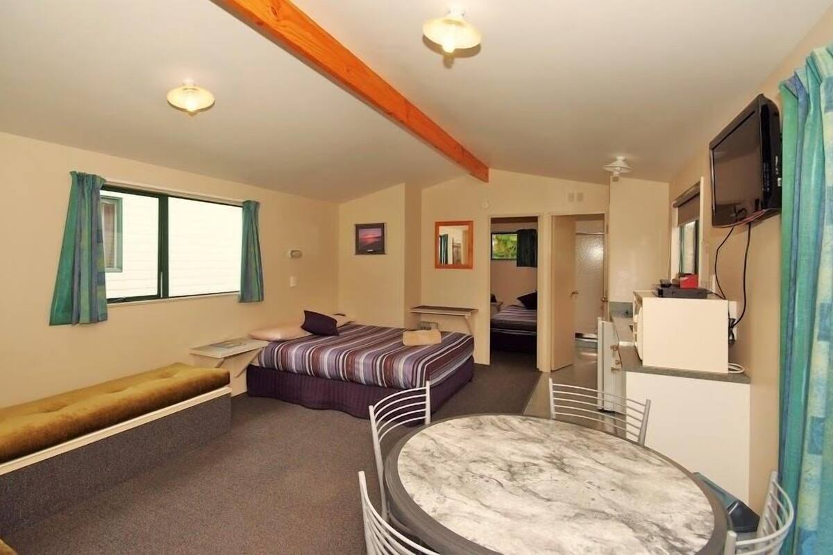 Studio Suite (Park Motel 9A/10A)