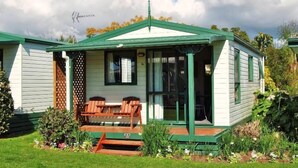 Studio Suite (Park Motel 9A/10A) | Terrace/patio