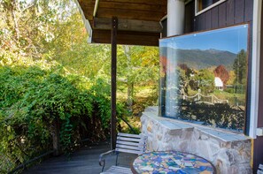 Spa Chalet 1 Bedroom with Queen bed + (2nd Loft Bedroom + Kitchen) | Premium bedding, desk, soundproofing, iron/ironing board