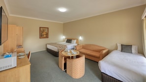 Executive Twin Room | Desk, blackout curtains, soundproofing, iron/ironing board
